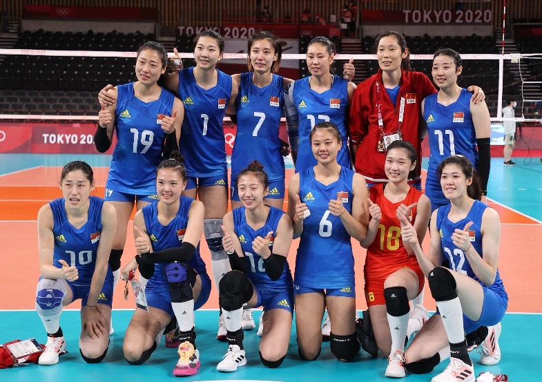 回国|中国女排回国!机票从9号改4号,从自信争冠到失算,留给郎平2天