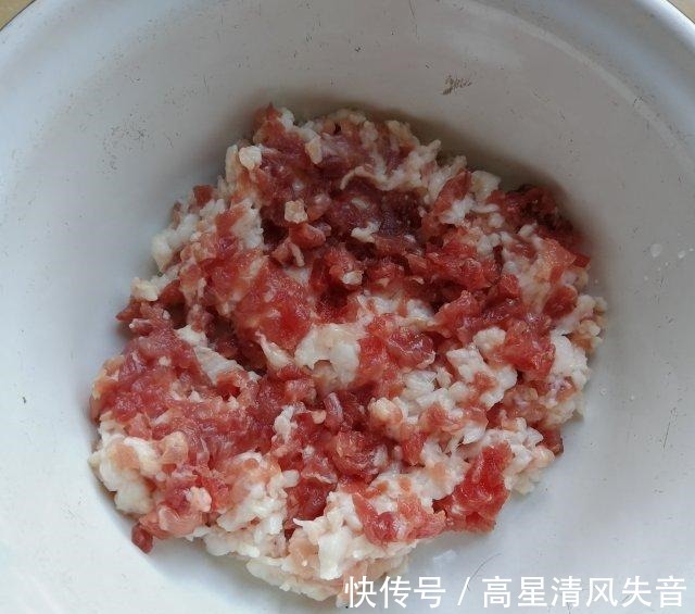 香味|南瓜雪菜肉麦饼，皮薄馅足，香味诱人！