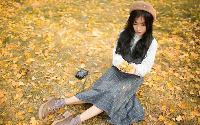 婆婆|儿媳出差去婆家接孩子,全家围桌一起吃饭,唯独儿子一人在旁边!