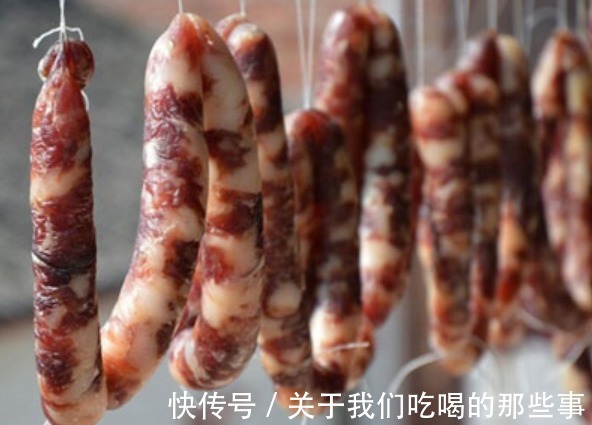 灌腊肠时猪肉洗不洗？很多人做错，难怪腊肠不嫩不香，还长霉变臭