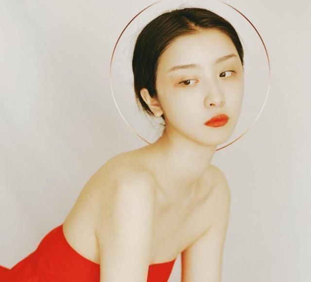 THE9成员赵小棠穿搭汇总,私服穿搭衣品吸睛,一张冷漠脸霸气十足