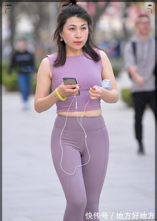 紫色|紫色衣服不好搭配淡紫色穿出时尚感,穿出温柔感