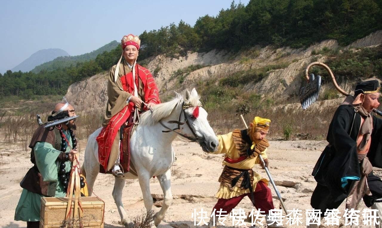 苏八娘#住红楼,看水浒,胸有三国,梦里西游:四名大著一锅烩,下联咋对