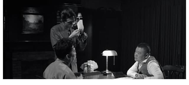 眼淚|德云團(tuán)綜第三期，觀眾看完后含著眼淚，致敬那些平凡而偉大的先輩