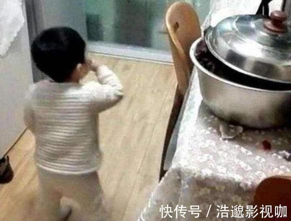 女厕所|“为什么总半夜起床”，爸爸好奇问儿子，孩子的话让爸爸害羞起来