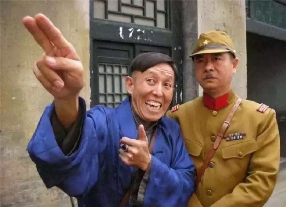 自行车|为什么抗战剧里，鬼子们都在地上跑，汉奸却骑自行车？