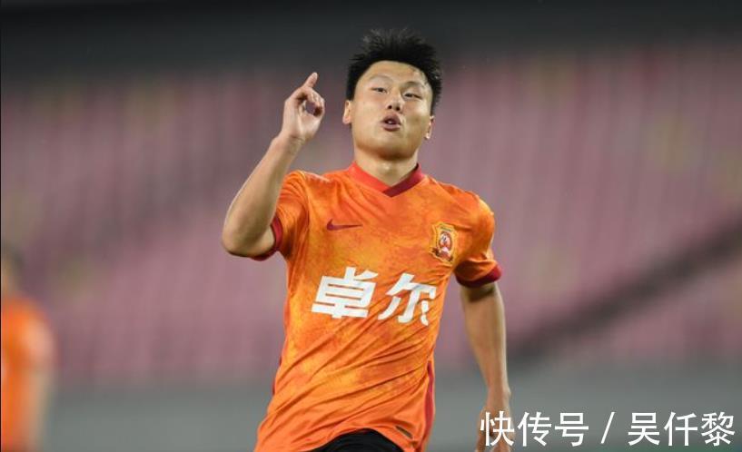 冬训|泰山队冬训计划有变,2人入选U23国足,两大竞争对手疯狂引援