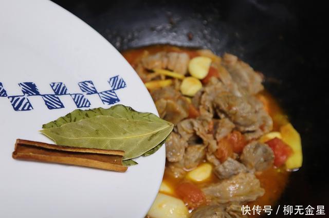 天冷就要吃点暖身菜，几种食材炖1锅，热乎乎的越吃越暖和