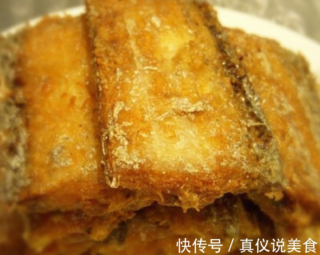 炸带鱼时,万万别直接下油锅,多加“1步”,吃起来又香脆又不腥