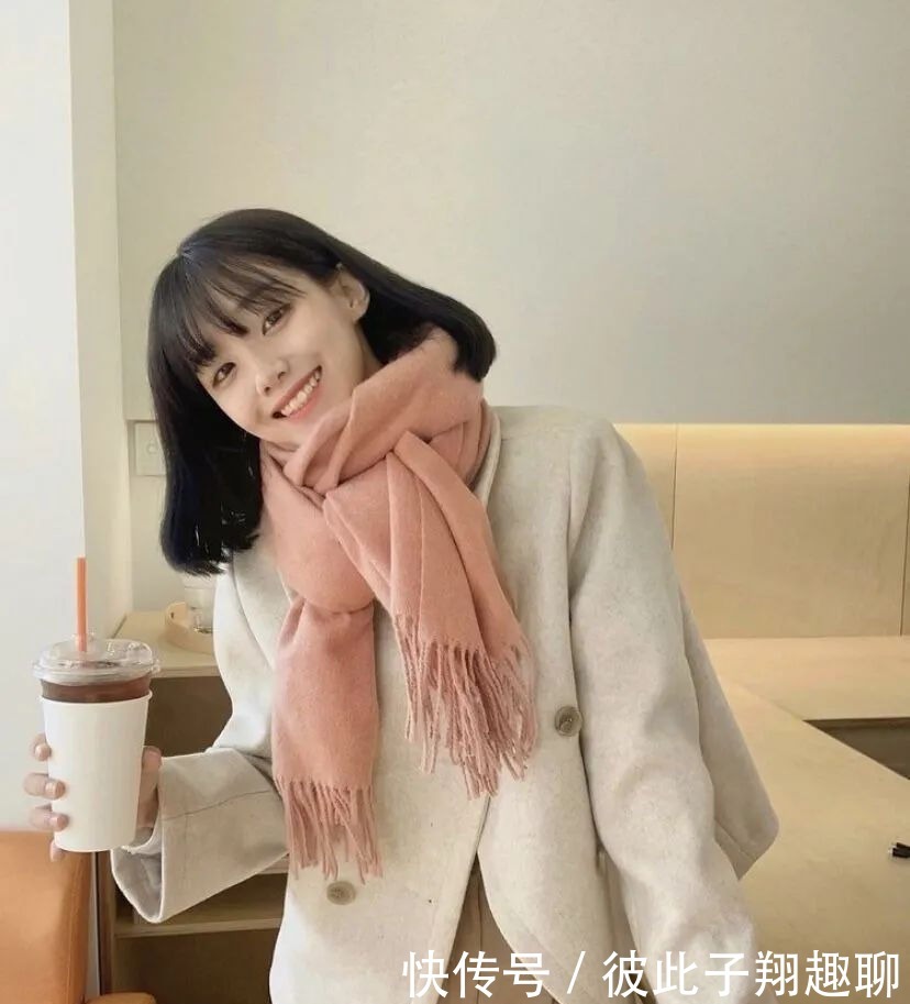 大衣别再穿一身黑了!这样穿才洋气!