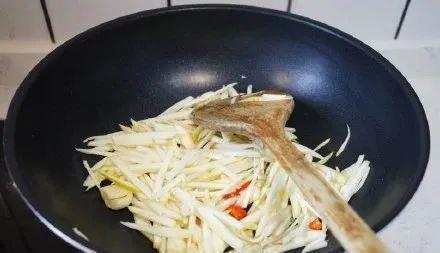 人参|它是”水中人参“,通大便、降血压、稳血糖,一定多买不吃太亏