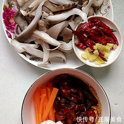 vivi|好吃到模糊的平茹炒肉，怎么都吃不够