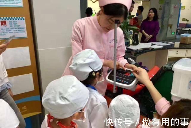 x光片|13岁女孩身高停在128,医生诊断:都是爸妈的好习惯害得