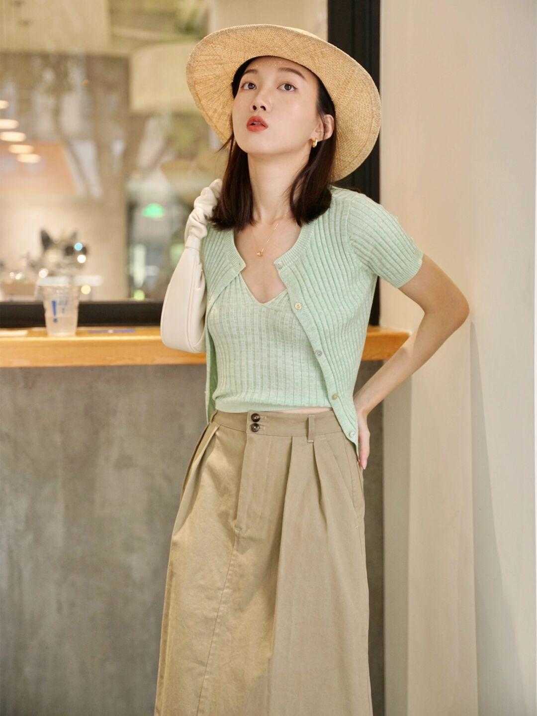 紧身|精致的女生从来不缺自信，高级优雅的30+穿搭方法，时髦又简约