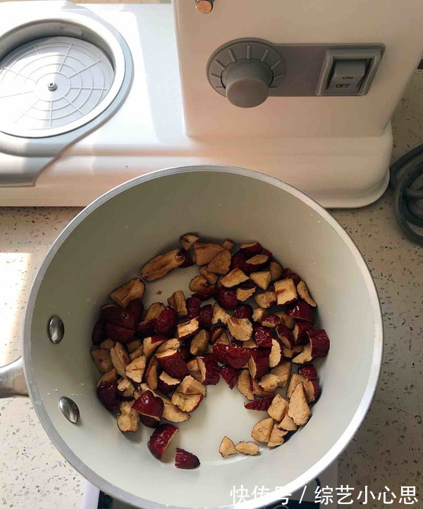 红糖馒头这样做,配方比例看下面,馒头香软蓬松,比买的好吃多了