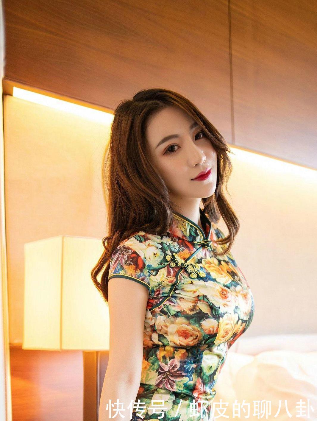 漂亮|时尚:旗袍之所以受欢迎,是因为搭配简单容易,而且穿着时尚漂亮
