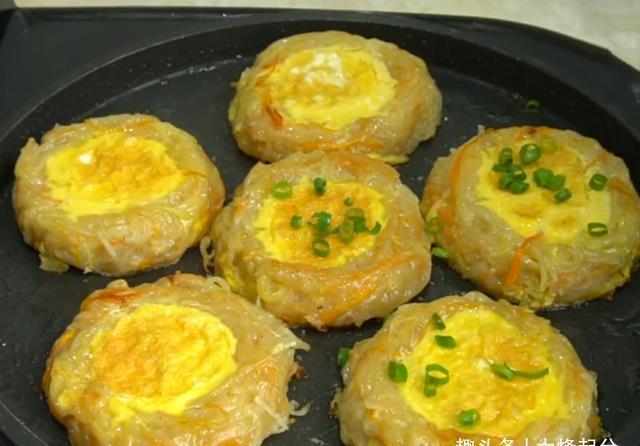 蛋液|土豆和鸡蛋的做法太香了，不炒也不炖，少油健康又营养，孩子爱吃