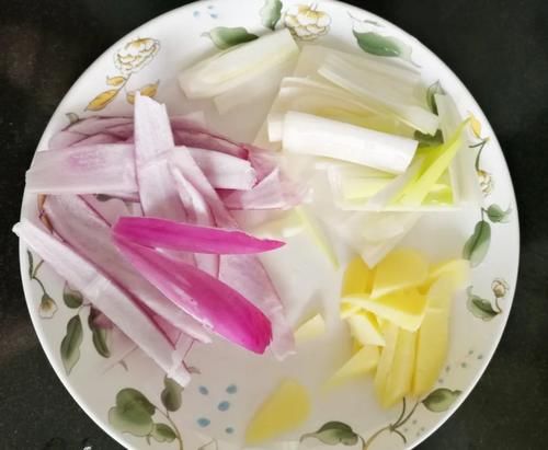 快过年啦!给家人做个烤羊肉串,外焦里嫩,没有羊膻味,口感不错