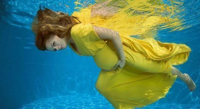 医生|多次产检怀上四胞胎,医生手术取出四个孩子,却收获意外惊喜