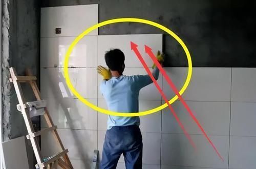 齐家依依|头次见瓷砖还能这样贴，老师傅点头夸好，知道晚了