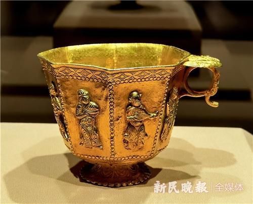 盛况|“黑石号沉船出水珍品展”开幕,去上博看看当年海上丝路的盛况!