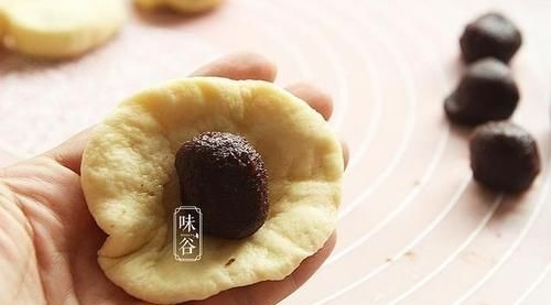 家人最近就迷这早餐，三天两头喊我做，不用烤箱，出锅比包子还香