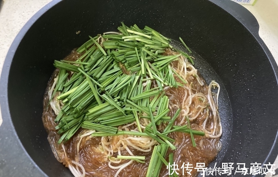 秋天此菜每周吃二次，清爽可口有筋道，简单省事，上桌就光盘