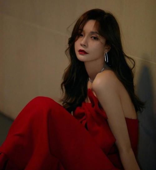 新鹿鼎记|《你好生活》中撒贝宁吃沈梦辰剩饭，自称不嫌弃，网友直言没必要