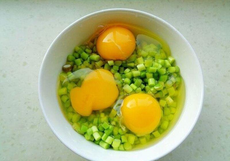 我家下雨天早餐，四种搭配，玉米粥配油馍，好吃又暖和