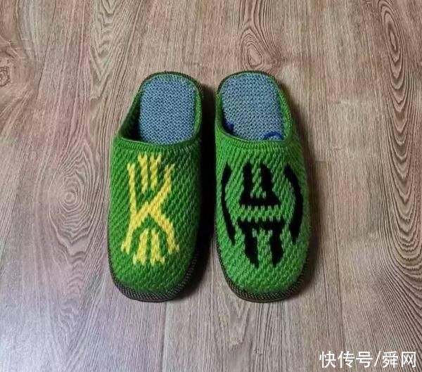 泫雅|超炫酷!这种下雨天，没一双妈妈勾的凉鞋真不能叫时髦……