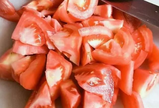 西红柿炒鸡蛋|医生西红柿炒鸡蛋不能搭配此物毒性很大，对身体有害无利