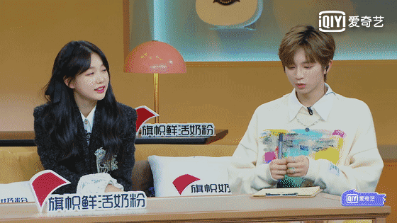 《我的小尾巴 2》开启集体生活！TA 凭借发型成为全场焦点？