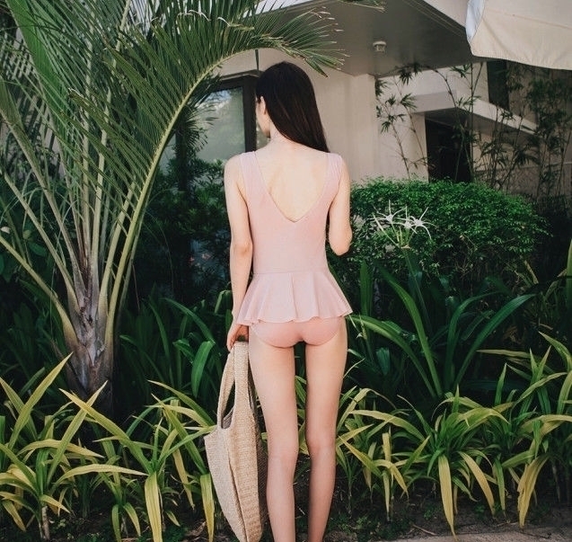 气质|精致搭配的比基尼泳衣美女,彰显与众不同的气质