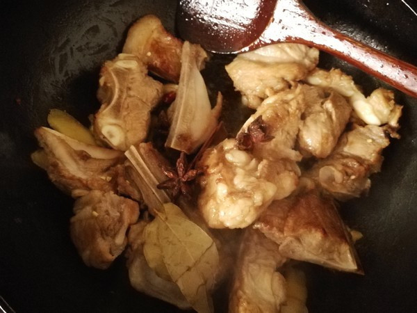 天天就馋这道菜,炖一锅都不够吃,比排骨还香,啃着吃最过瘾