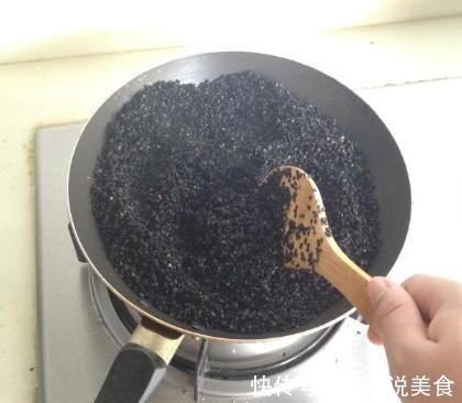 自制芝麻糊的技巧秘诀，家人吃得营养和放心，早餐不用去外面买！