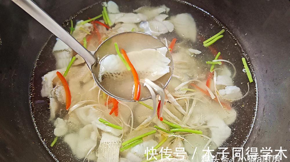 甜椒|教你“清汤鲈鱼片”的做法,成菜汤鲜味美,营养好吃特别开胃