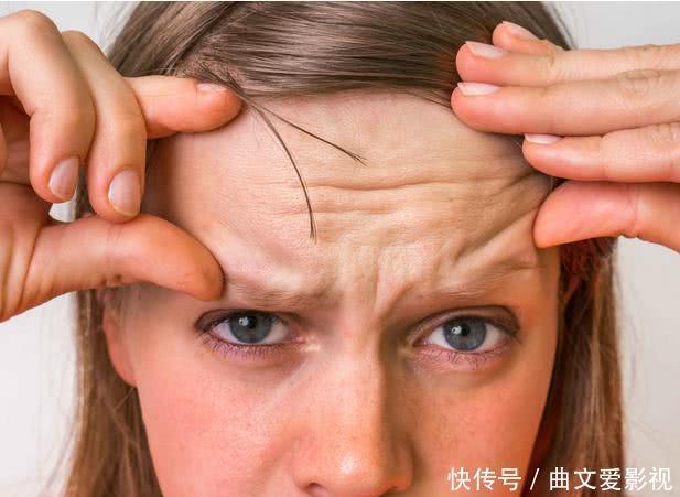 女人衰老,脸上会有4种表现,养成5个习惯来延缓,有一个也好