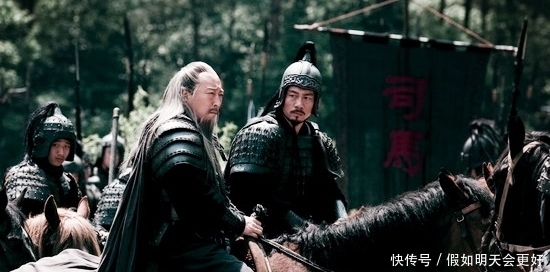 诸葛亮|空城计中诸葛亮除了抚琴,为何还让人城门口扫地,司马懿心领神会