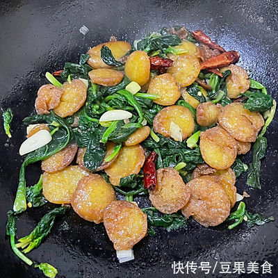 菠菜|今晚花10分钟做好菠菜炒豆饼，明天便当就吃它