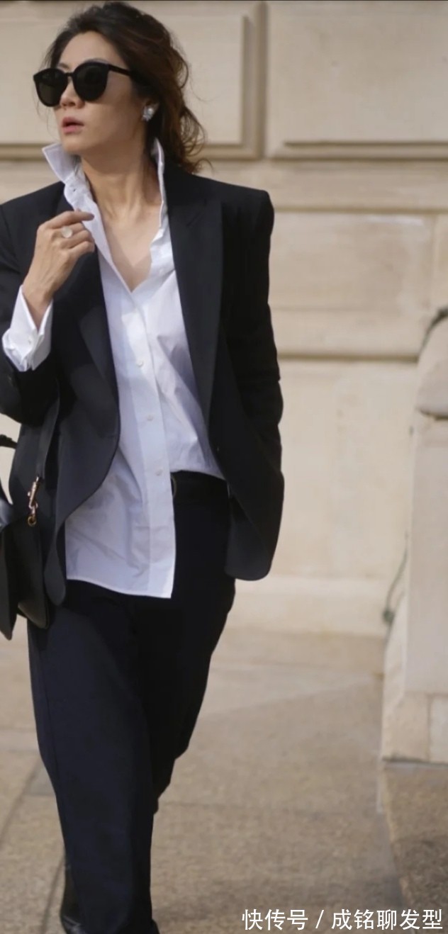 气质|奔五的女人别“扮嫩”,这样搭配成熟又有范,既有气质又有女人味