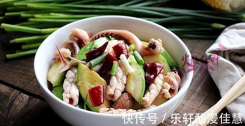 黄甜椒|分享五道用西葫芦做的小炒，鲜嫩爽甜好吃，下饭都很棒！
