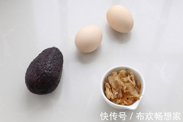 牛油果|减脂期营养早餐，水果和鸡蛋的完美结合，简单快手十分钟就能上桌