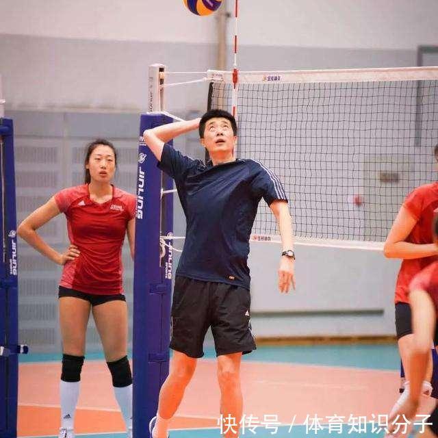 主帅|不是安家杰,不是赖亚文,女排选帅最新进展曝光,郎平这回立功了