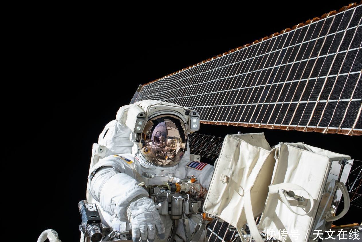 在太空中是如何庆祝新年前夜的?