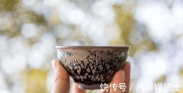 茶碗|黑瓷茶具的崛起，引发饮茶方式的巨大转变：从唐代煎茶到宋代点茶