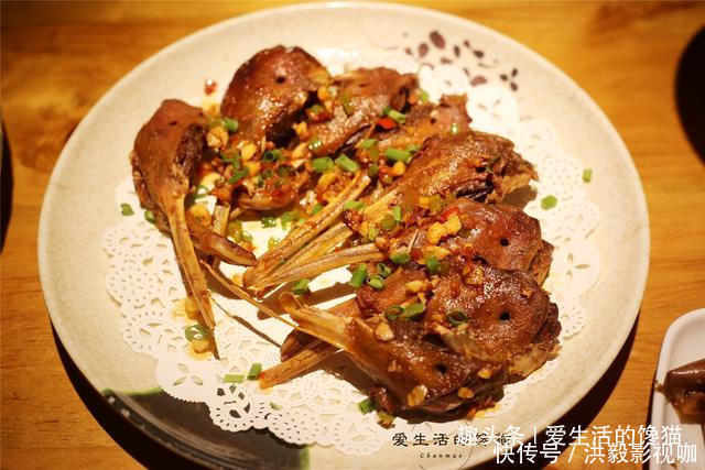 小叔|带同事去小叔店吃夜宵，一桌菜只收100元，结账时弟媳脸都黑了