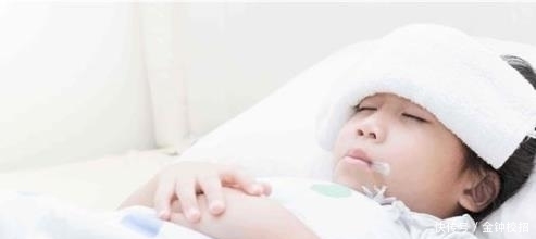 毛绒玩具|给孩子分房睡,孩子卧室别放这3样东西,耽误发育还让娃小病不断