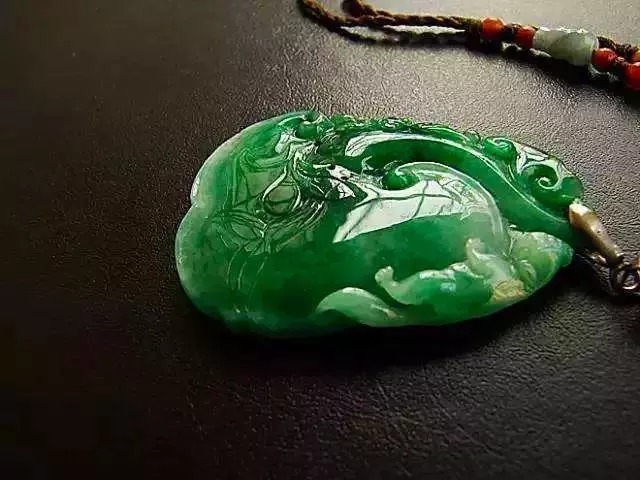 翡翠挂绳搭配全攻略,收藏这一篇就够了