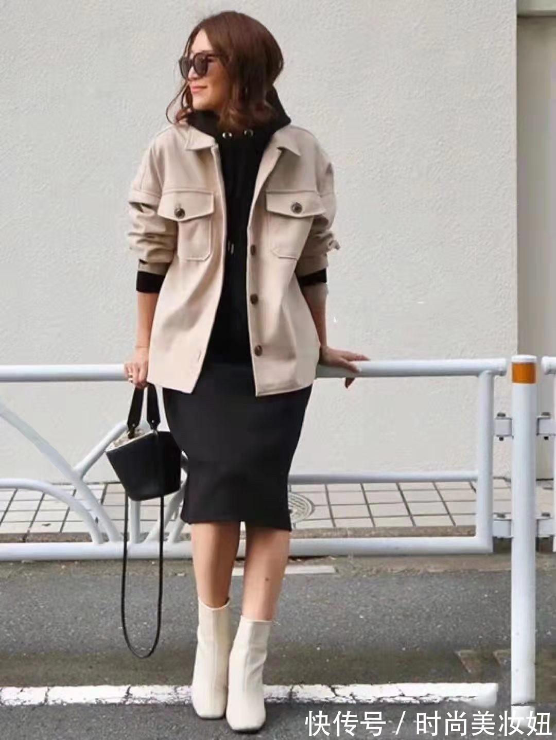 颜色|适合40岁女人的穿搭技巧,学会这4点就够了,简约高级又减龄