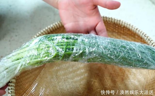 小葱吃不完难保存记住2个小窍门，放一年都新鲜，简单又省钱